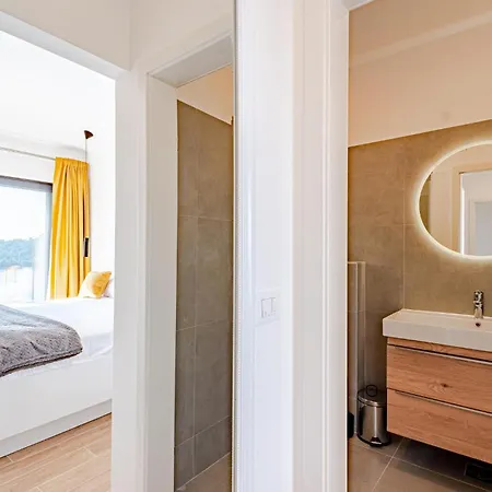 3 Bedroom Amazing In Blato