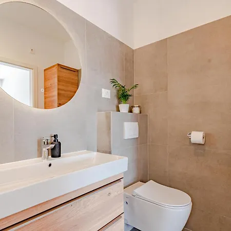 3 Bedroom Amazing In Blato Holiday home