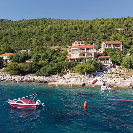 3 Bedroom Amazing In Blato