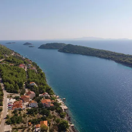 3 Bedroom Amazing In Blato *