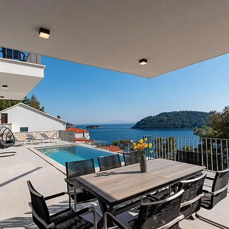 3 Bedroom Amazing In Blato * Blato