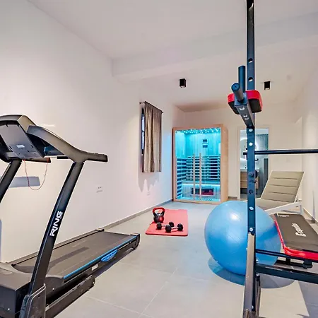 別荘 3 Bedroom Amazing In Blato