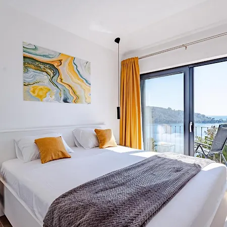 3 Bedroom Amazing In Blato 別荘 *