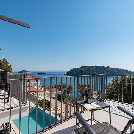 3 Bedroom Amazing In Blato Holiday home