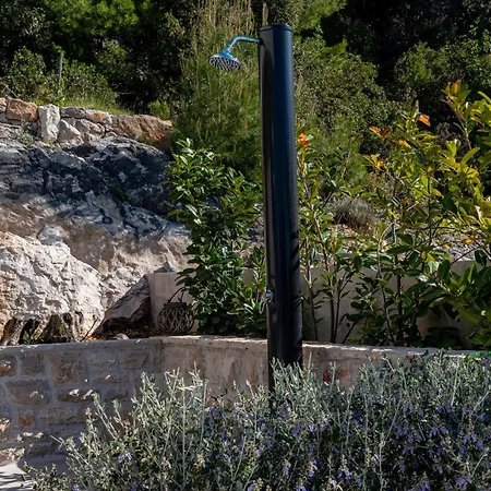 別荘 3 Bedroom Amazing In Blato