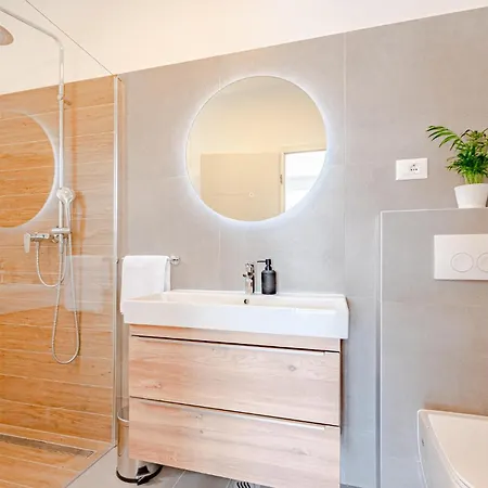 別荘 3 Bedroom Amazing In Blato Blato