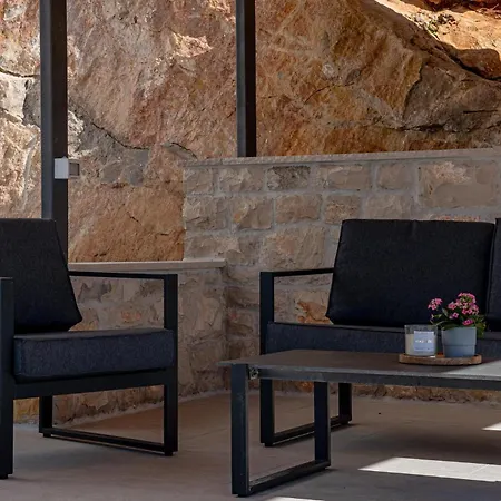 Nyaraló 3 Bedroom Amazing In Blato *