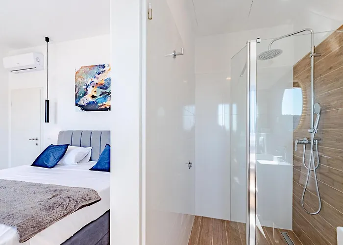 3 Bedroom Amazing In Holiday home