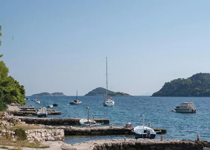 3 Bedroom Amazing In Holiday home *